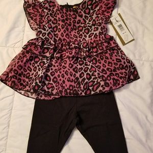 Adorable top and leggings set
